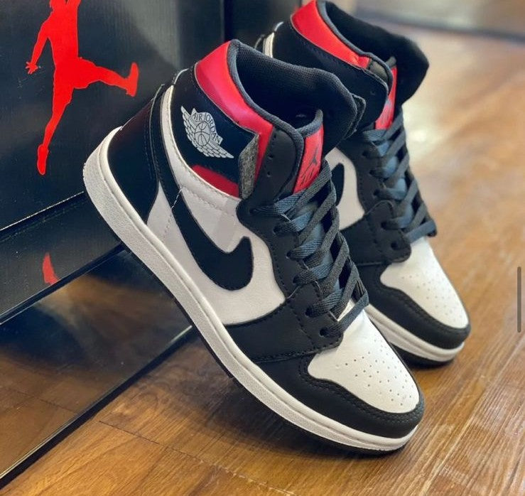 BOTINHA AIR JORDAN VERMELHO/BRANCO/PRETO