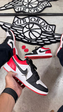 Tênis Jordan Preto Vermelho-LUXO