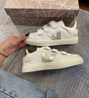 Tênis Casual Feminino  Velcro -Bege Dourado LUXO