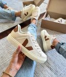 Tênis Casual Feminino Cadarço Marrom-LUXO