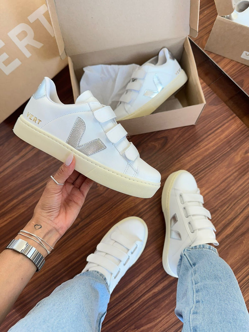 Tênis Casual Feminino  Velcro Prata-LUXO