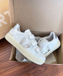 Tênis Casual Feminino  Velcro Prata-LUXO