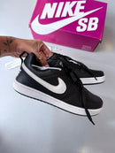 Court Borough Low Preto Branco