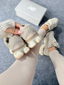 Tênis 9060 Felpudo- Importado