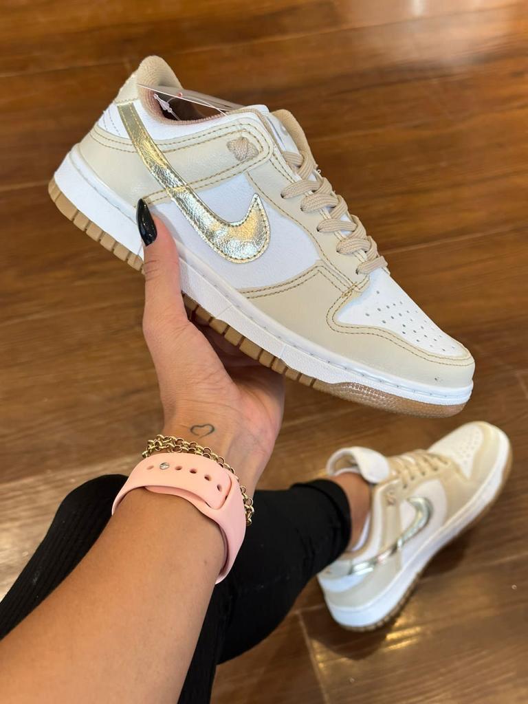 Tenis Low  - Bege/Dourado